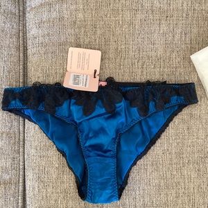 AP Aymee brief in size 3